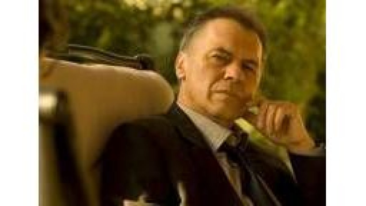 El actor Miguel Ángel Solá en la serie «Desaparecida»