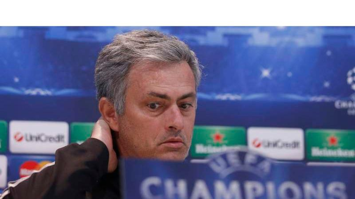 Mourinho cargó en sala de prensa contra Valdano, no resolvió las incógnitas sobre su futuro y tampoco habló del Ajax.