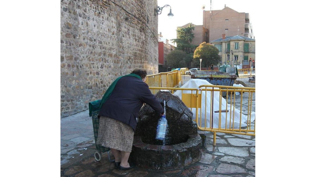 La población recogía agua, cuando funcionaba.