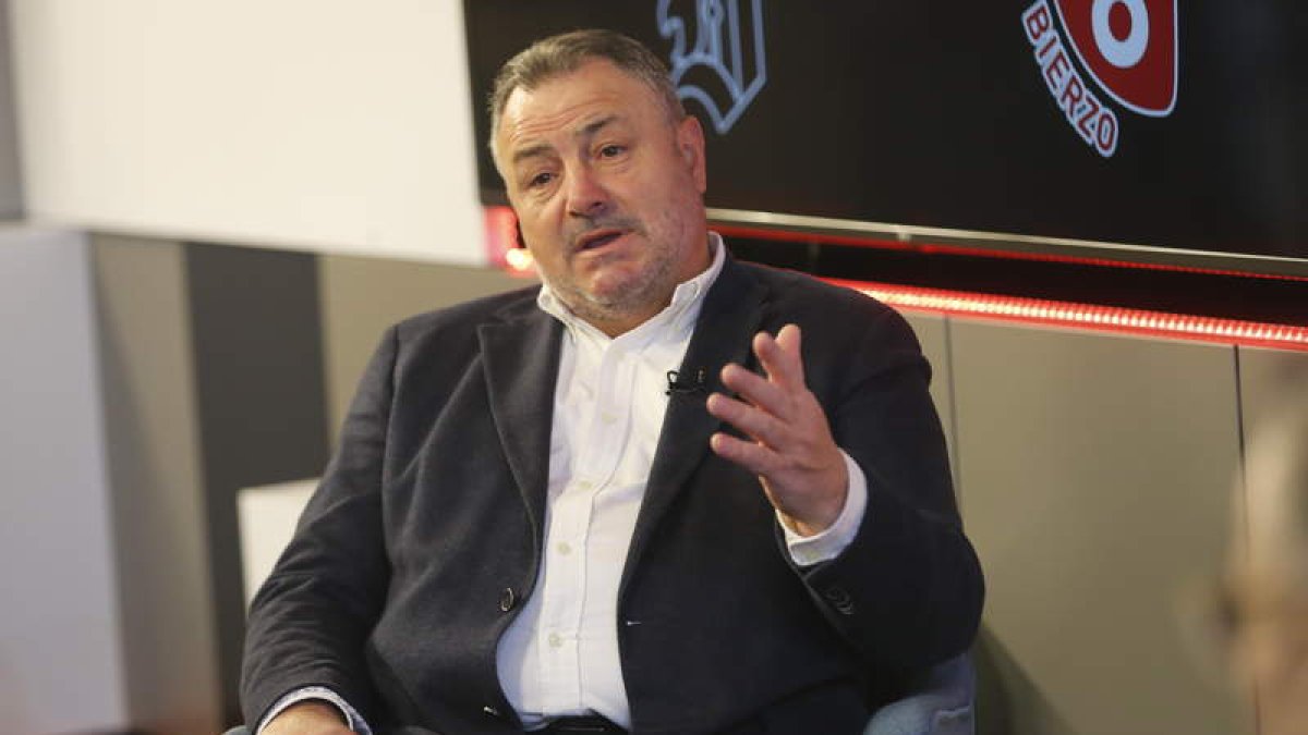 Eduardo Morán, anocge, en el programa 'la tertulia'. L. DE LA MATA