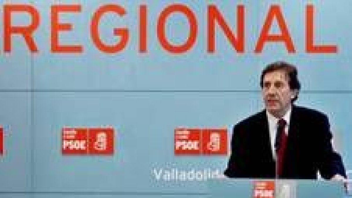 Ángel Villalba durante su intervención en el comité regional