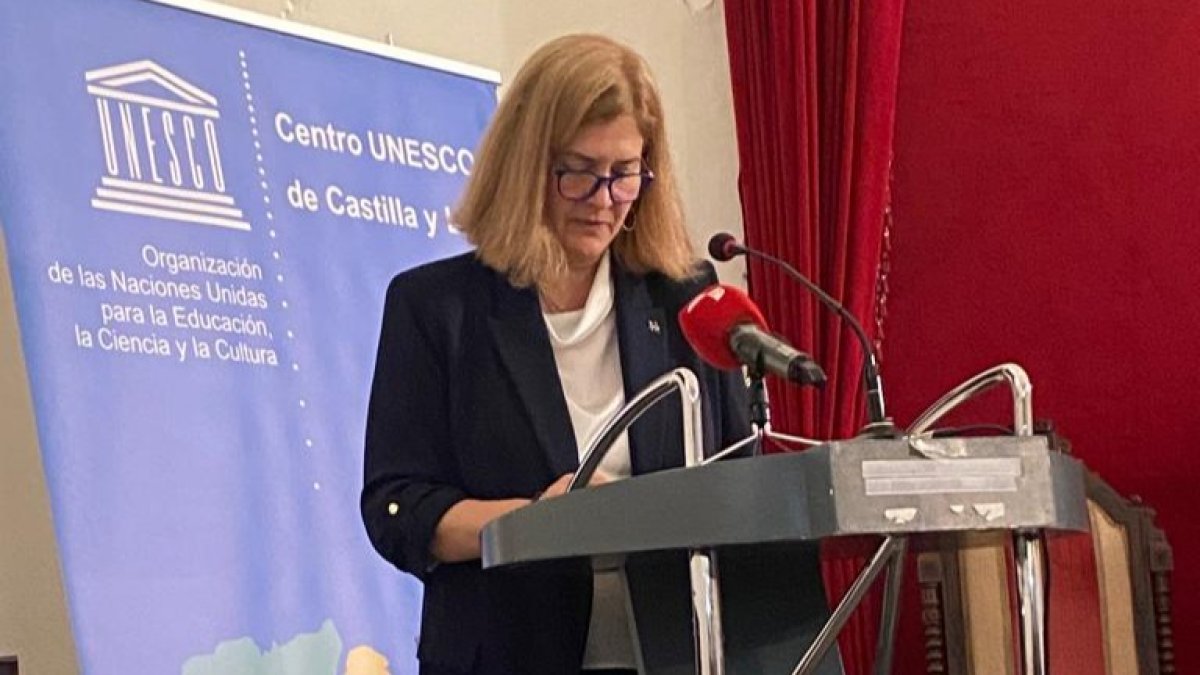 Margarita Torre durante la lectura del Quijote.
