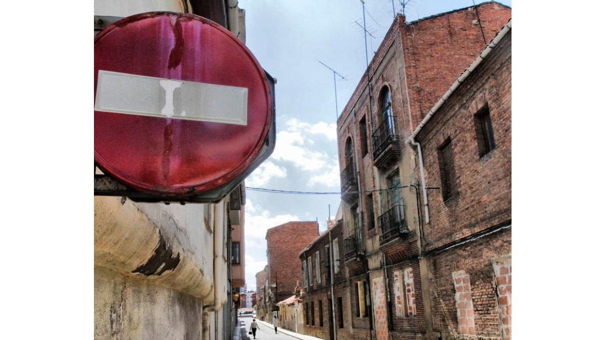 La manzana tiene apenas 22 casas en pie. BRUNO MORENO