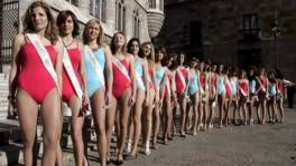 Las aspirantes a la corona de Miss León posaron ayer en Botines