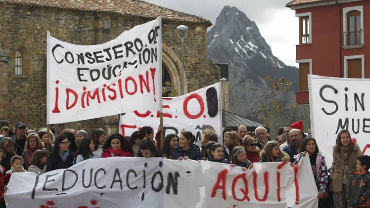 La manifestación recorrió las calles del pueblo.