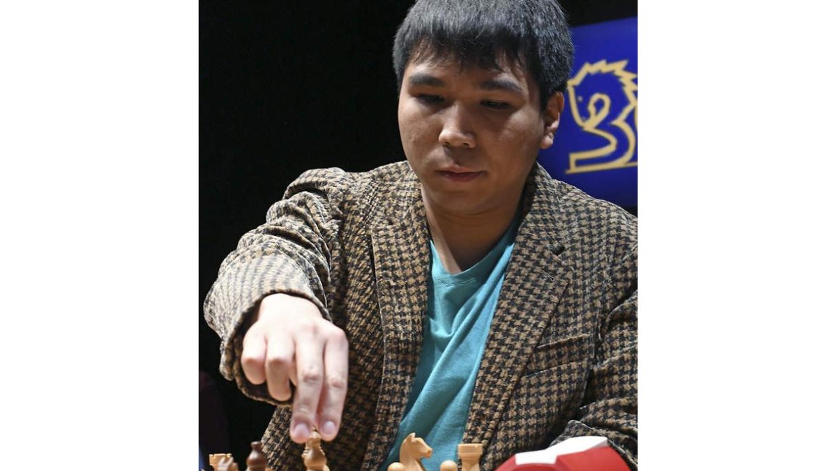 Wesley So hace un movimiento durante la final del Magistral. FERNANDO OTERO PERANDONES