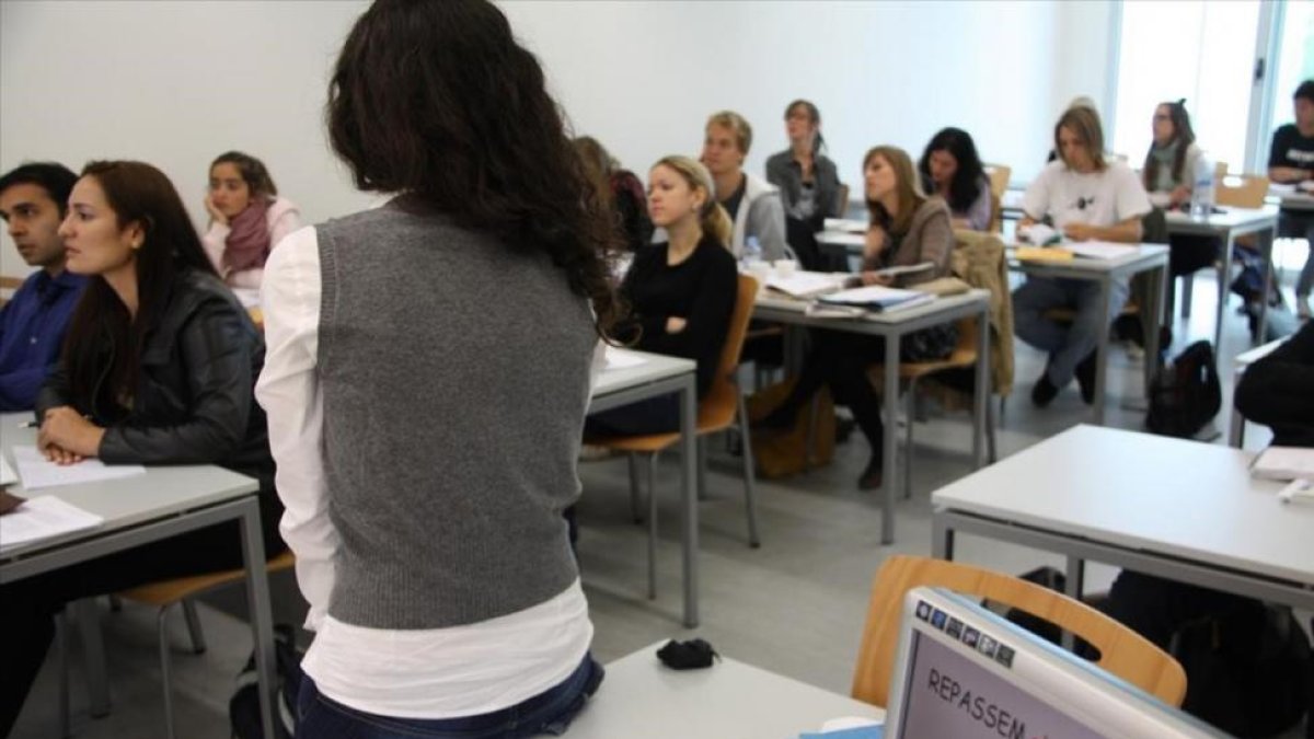 Una clase con alumnos del programa Erasmus.