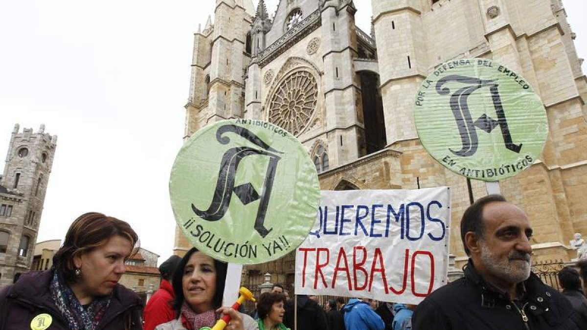 Un momento de la manifestación de ayer en la Catedral. ramiro