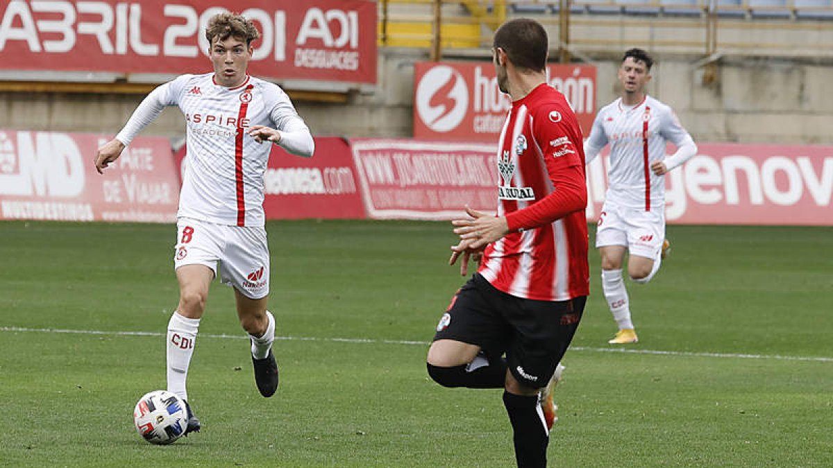 La Cultural está cerca de cerrar con el Alcorcón el regreso de Álvaro Juan al club. MARCIANO PÉREZ