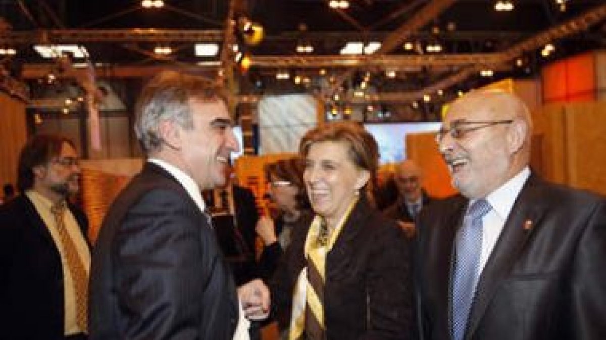 María José Salgueiro y el diputado de Turismo de León, Avelino Vázquez.