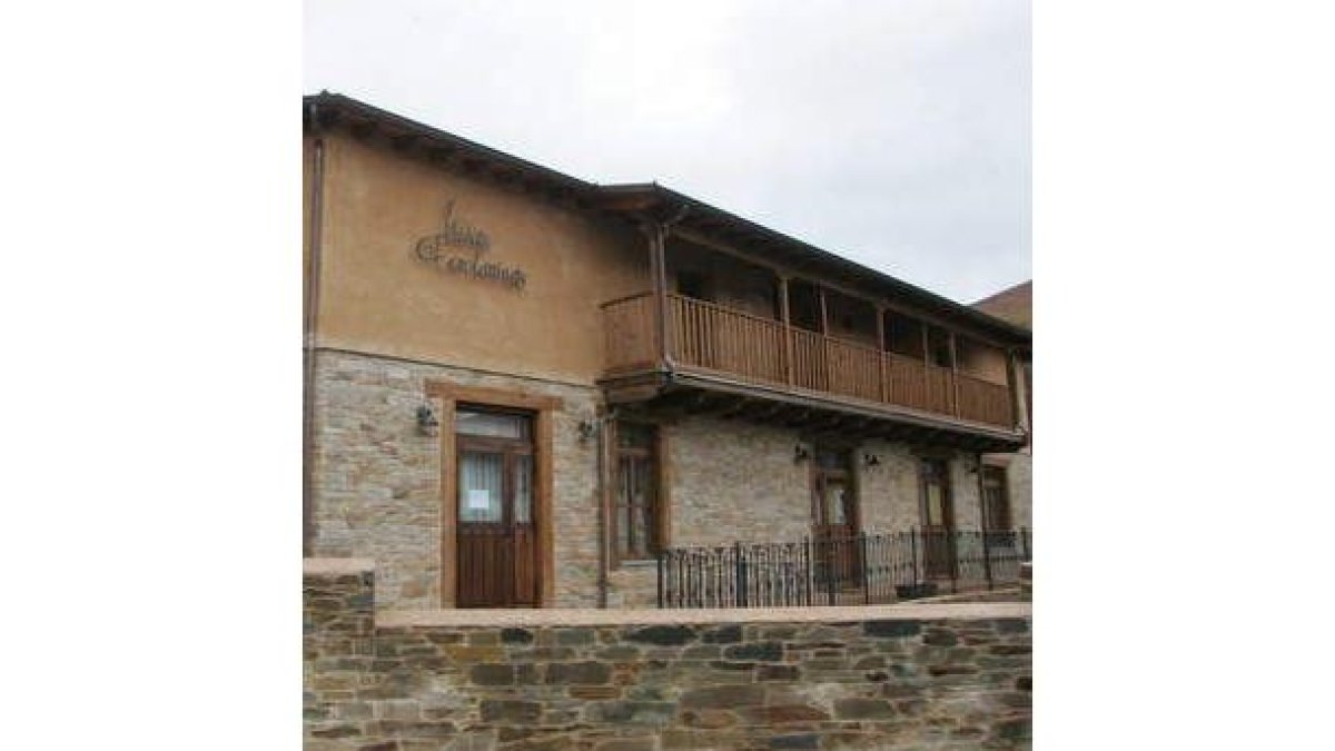 Fachada exterior de una casa rural de la comarca.