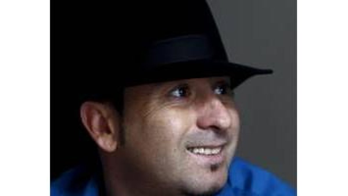 El cantautor gaditano José Luis Figuereo, «El Barrio»