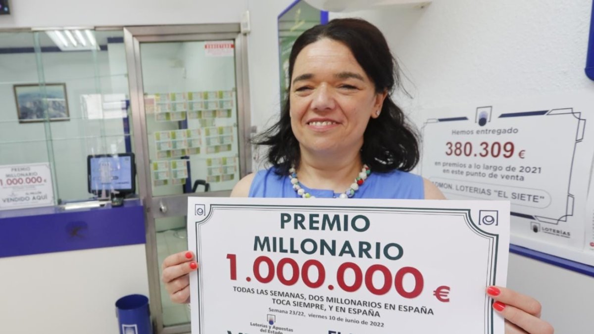 En la administración de Loterías número 4 de Ponferrada se ha sellado el boleto de Euromillones que ha ganado El Millón. L. DE LA MATA
