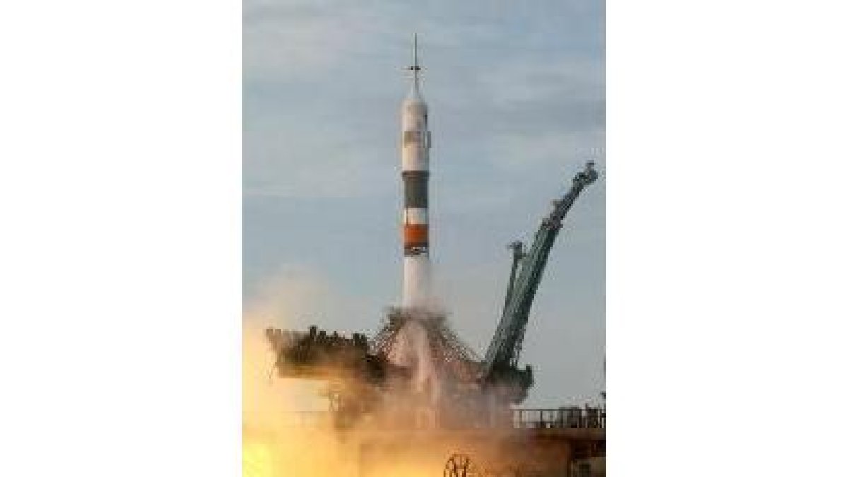 El despegue de la nave Soyuz se realizó sin problemas en Kazajistán