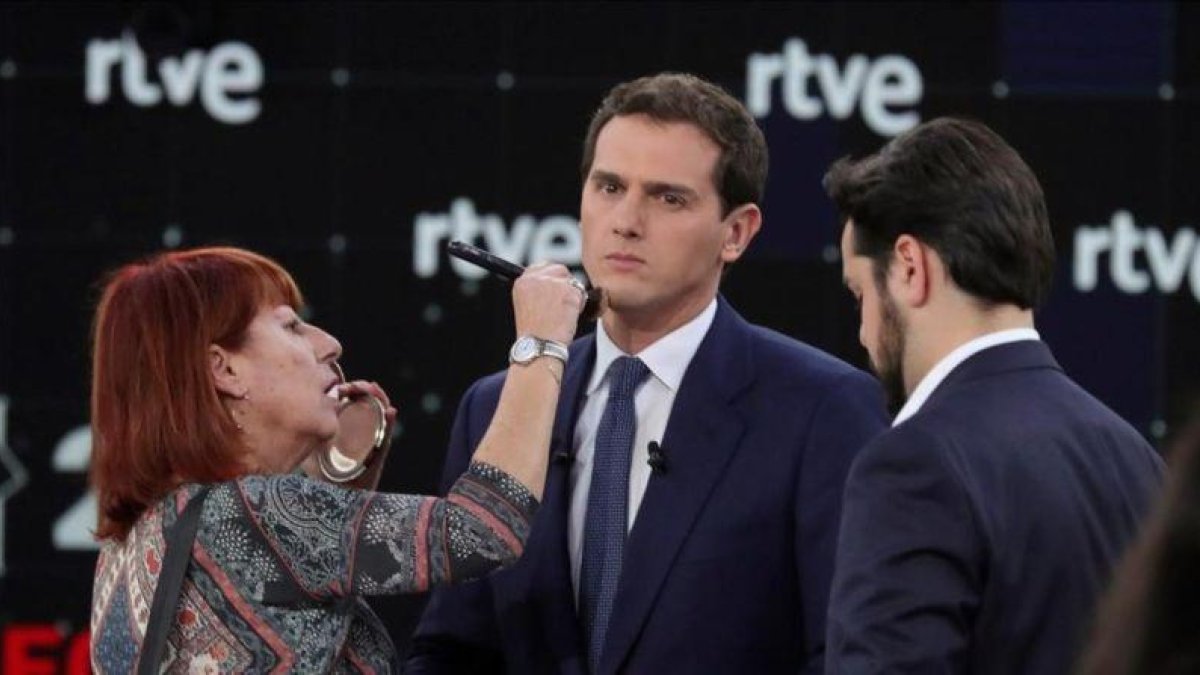 El líder de Ciudadanos, Albert Rivera, antes de dar comienzo el debate en RTVE el 22 de abril ante las elecciones generales del 28-M.