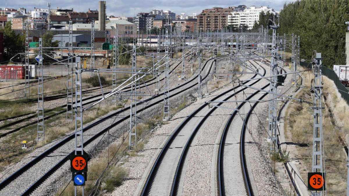 La alta velocidad ferroviaria resulta crucial para vertebrar el Corredor Atlántico. RAMIRO