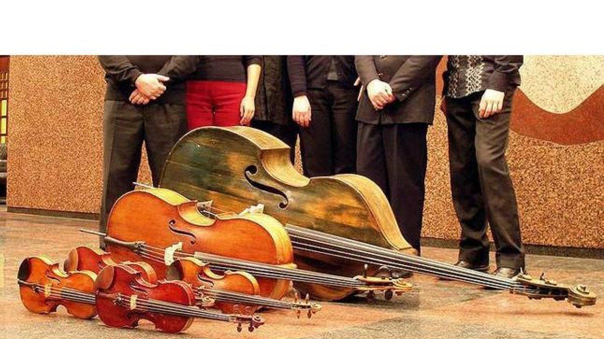 Instrumentos de cuerda que viajarán gratis desde este verano.