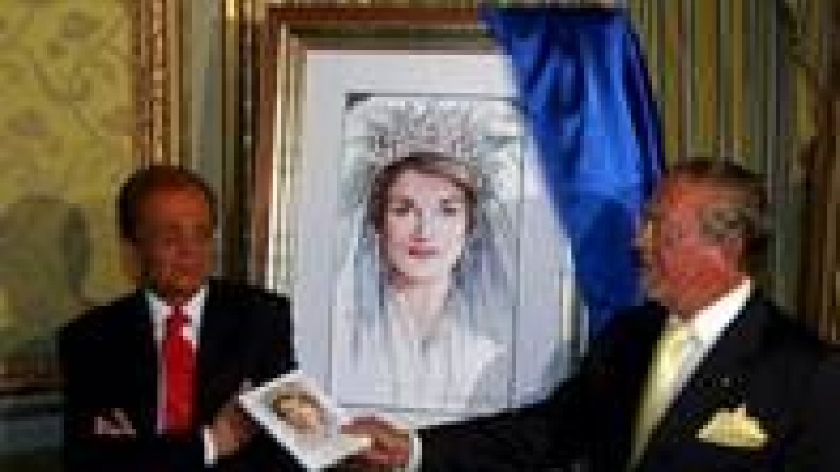 Uno de los libros aparecidos es «La boda del siglo», de Fernando Gracia