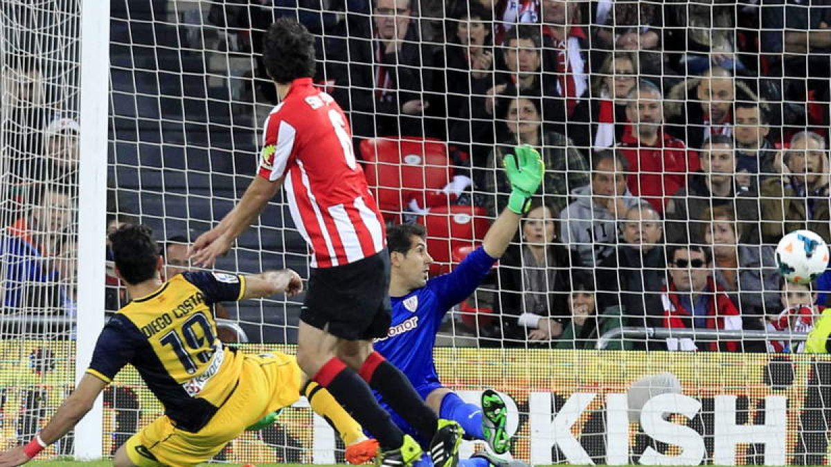 Diego Costa se echó el equipo a la espalda para empatar el partido antes del descanso