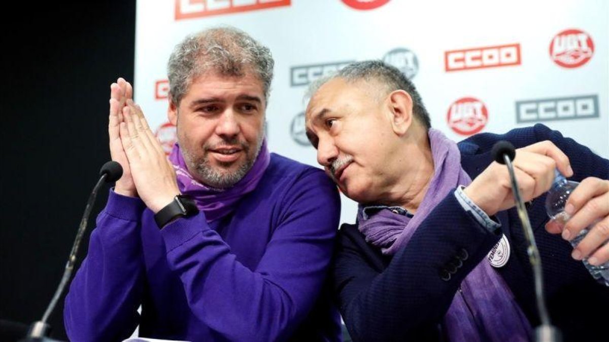 Los secretarios generales de CCOO, Unai Sordo, y UGT, Pepe Álvarez, durante su comparecencia en rueda de prensa antes de la manifestación con motivo del Primero de Mayo