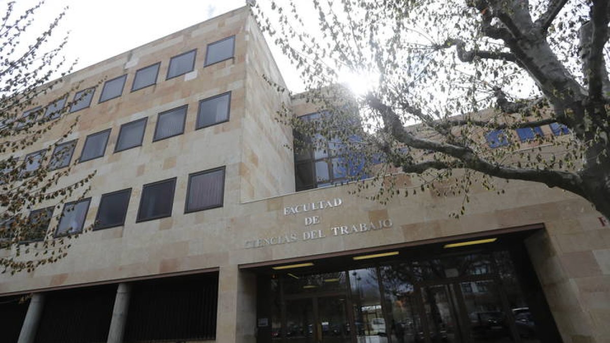 Facultad de Ciencias del Trabajo de la Universidad de León. JESÚS F. SALVADORES