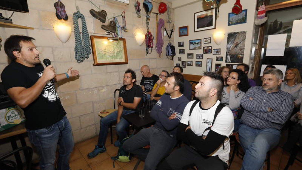 David Rojo en un momento de su conferencia. MARCIANO PÉREZ