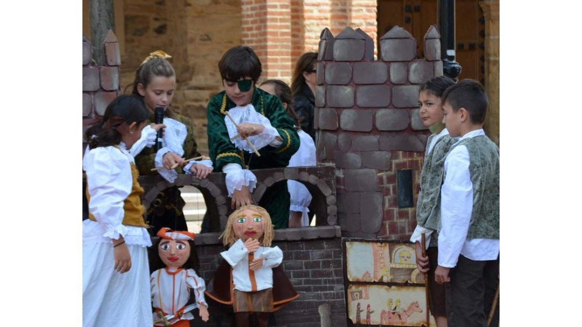 Imagen de una de las representaciones, ayer en la plaza La Madera de Santa María. MEDINA