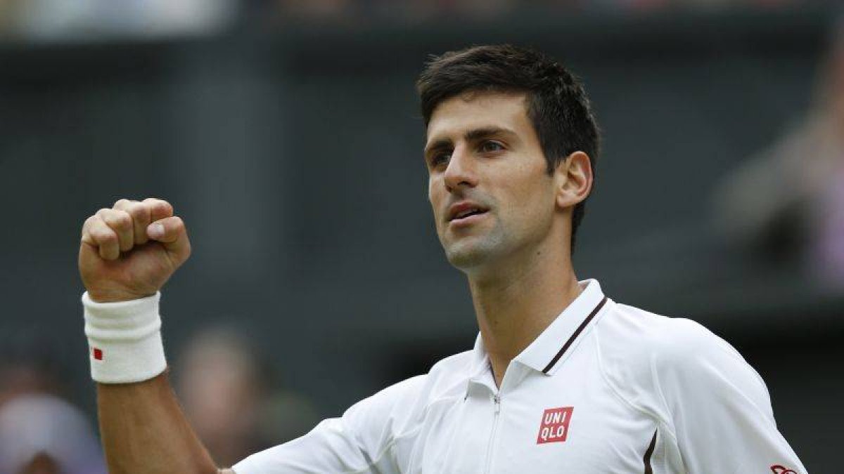 Djokovic celebra la victoria sobre Jeremy Chardy.