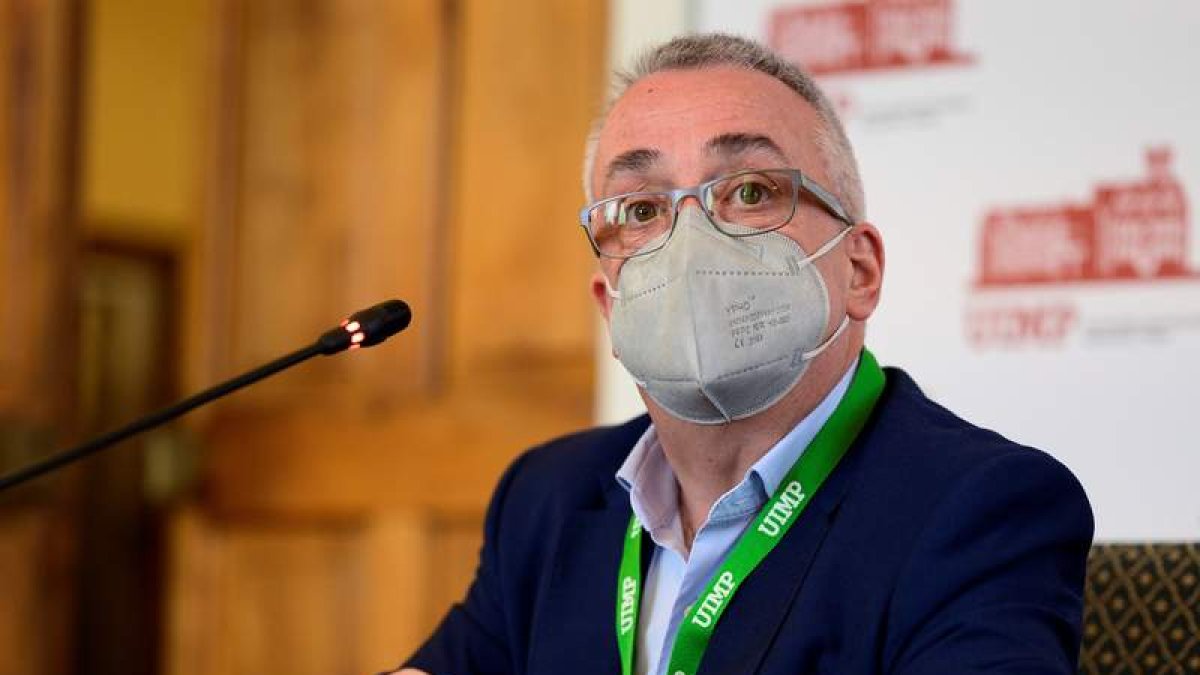 Juan Rodríguez Poo, presidente del INE. PEDRO PUENTE HOYOS