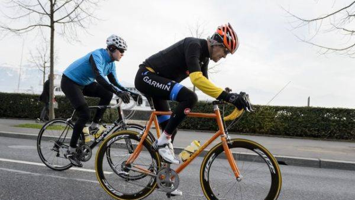 John Kerry practicando cilcismo en Lausana, el pasado 16 de marzo.