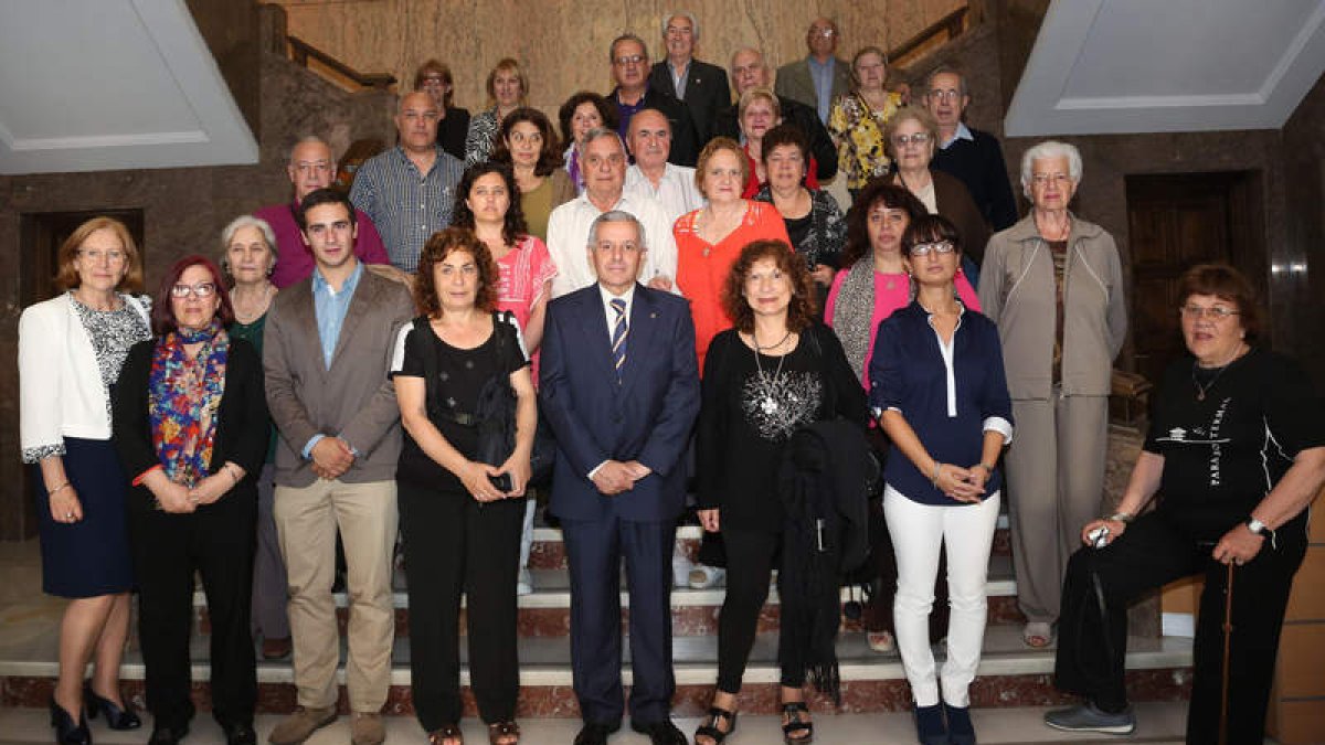 La delegación argentina visitó ayer al alcalde en el consistorio de San Marcelo.