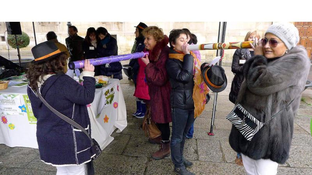 Actividad del Teléfono de la Esperanza ayer en Botines