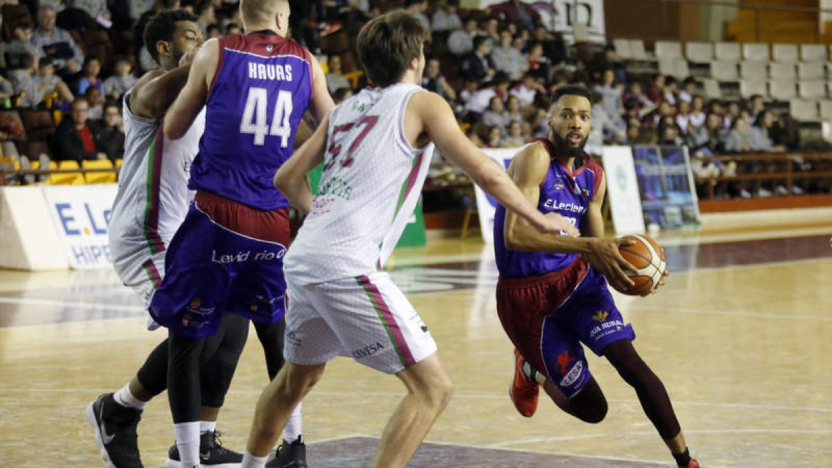 Norris durante un partido del Agustinos E. Leclerc. FERNANDO OTERO