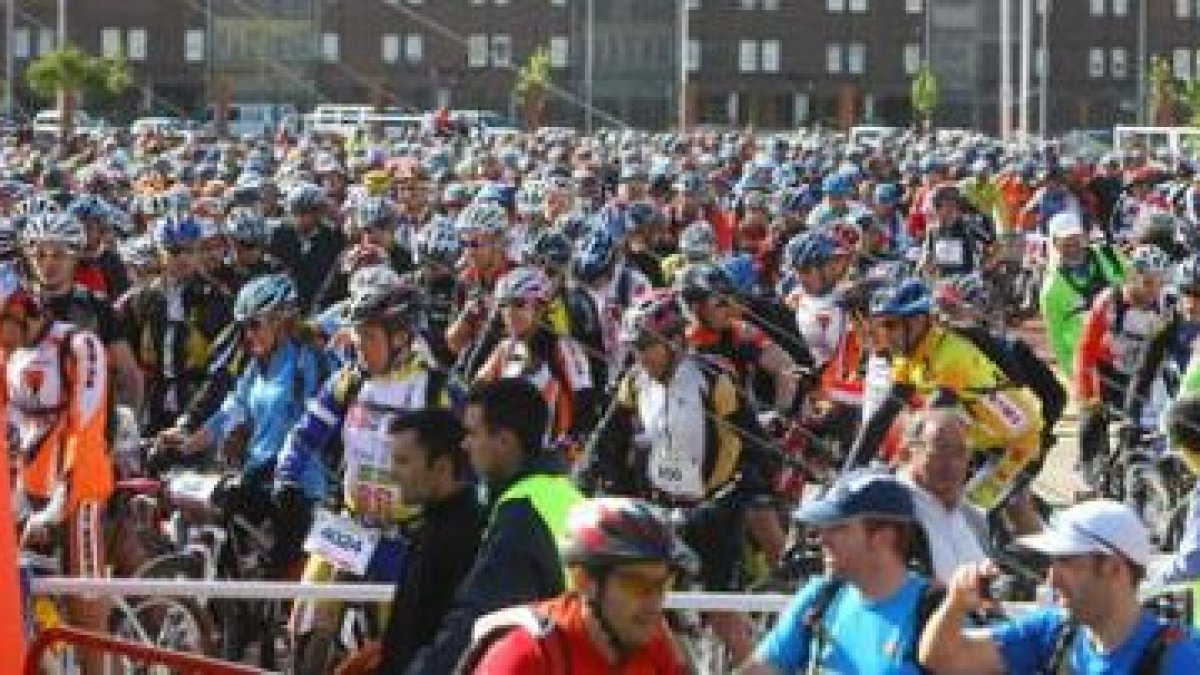 Más de un millar de participantes tomaron la salida en Ponferrada.