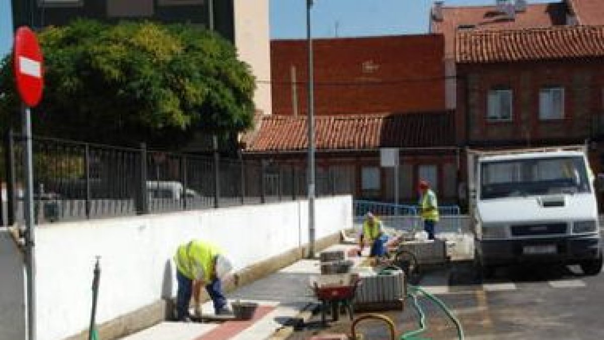 Las obras en el entorno del colegio permitirán mejorar los accesos al centro.