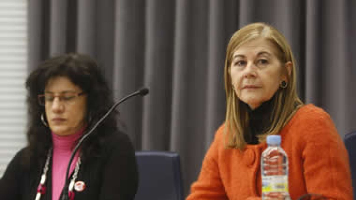 Teresa Gutiérrez y Teresa Álvarez, ayer, en León