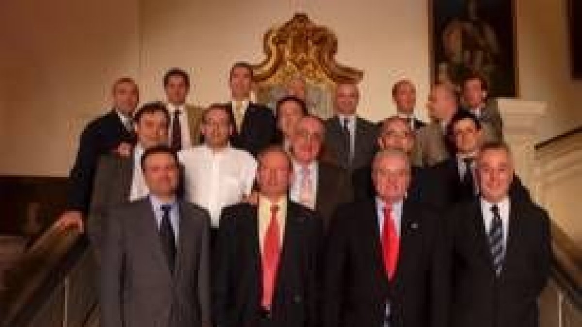 Miembros del colectivo de Allianz Seguros que homenajearon a Carrera