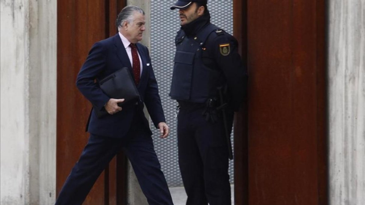 El extesorero del PP Luis Bárcenas entra en la Audiencia Nacional, el pasado mes de octubre.