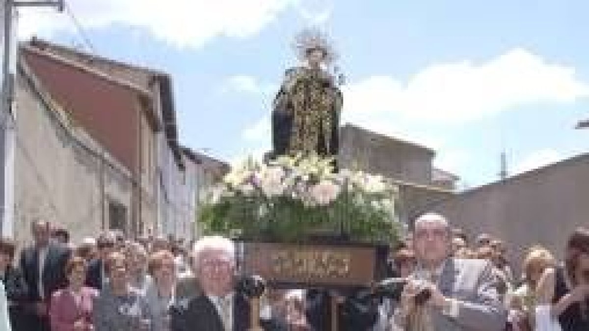 La procesión fue uno de los actos principales de la jornada festiva de ayer