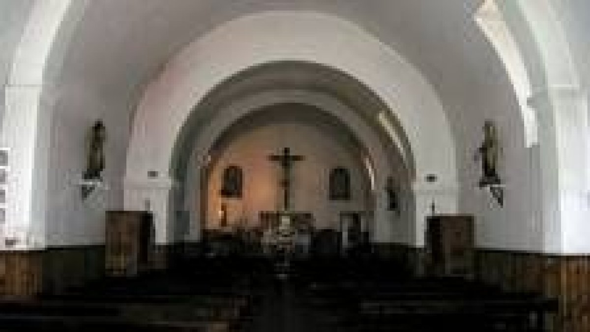 El centro parroquial lleva más de treinta años sin tener ningún tipo de reforma