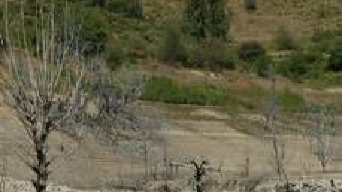Vista de archivo de lo que fue el antiguo pueblo de Anciles, en los aledaños del pantano de Riaño