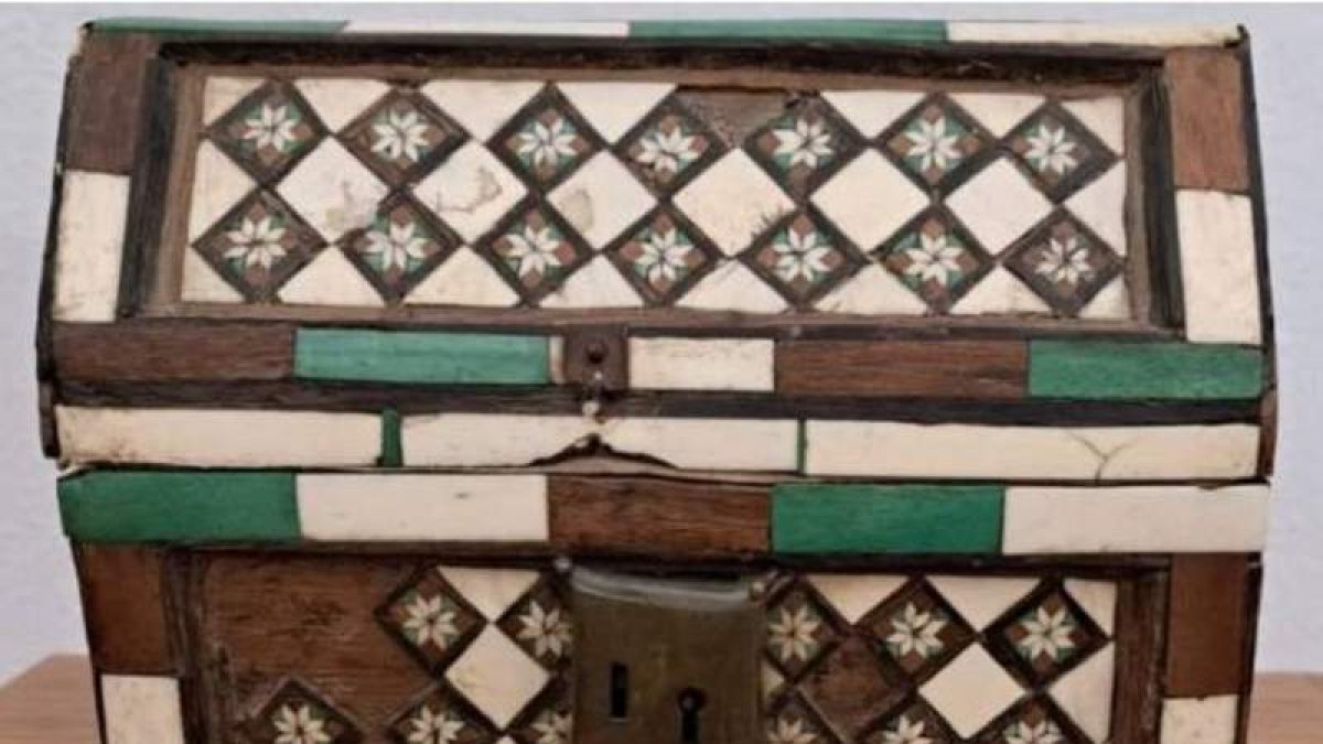 La arqueta morisca de Jiménez de Jamuz del siglo XV. PALACIO GAUDÍ