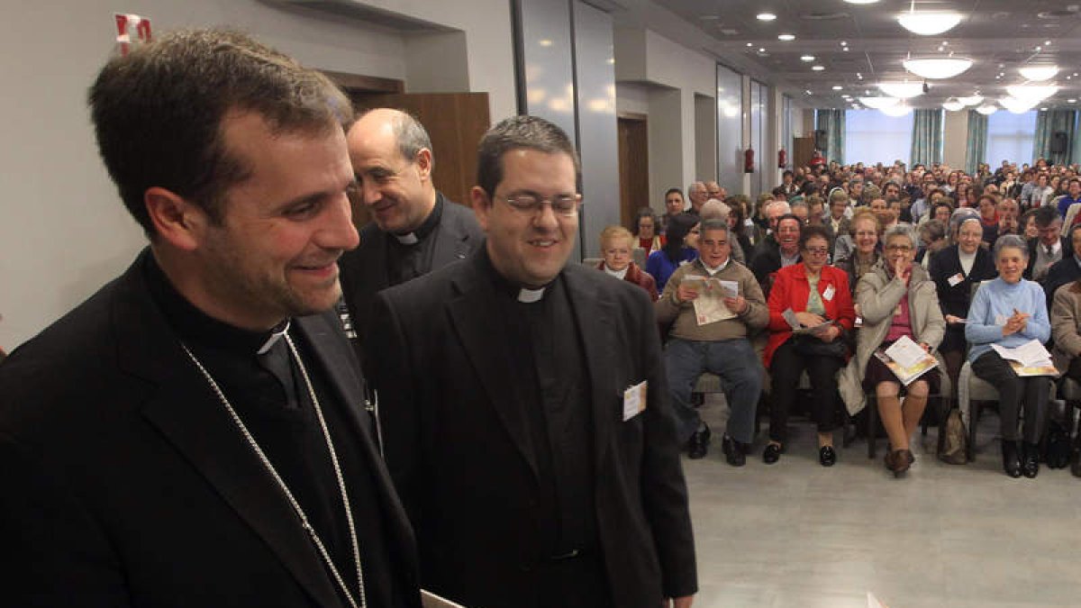 Xavier Novell, cuando era obispo de Solsona, en una visita a Ponferrada para una jornada de evangelización. DL
