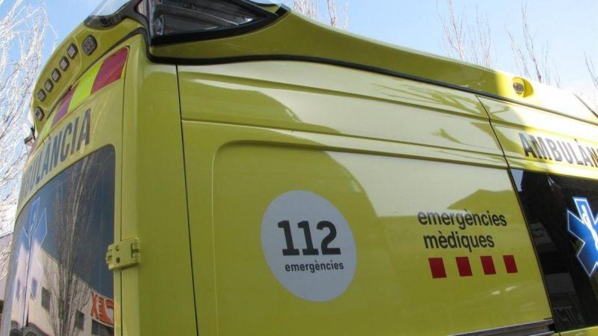 Ambulancia del Sistema dEmergències Mèdiques (SEM).