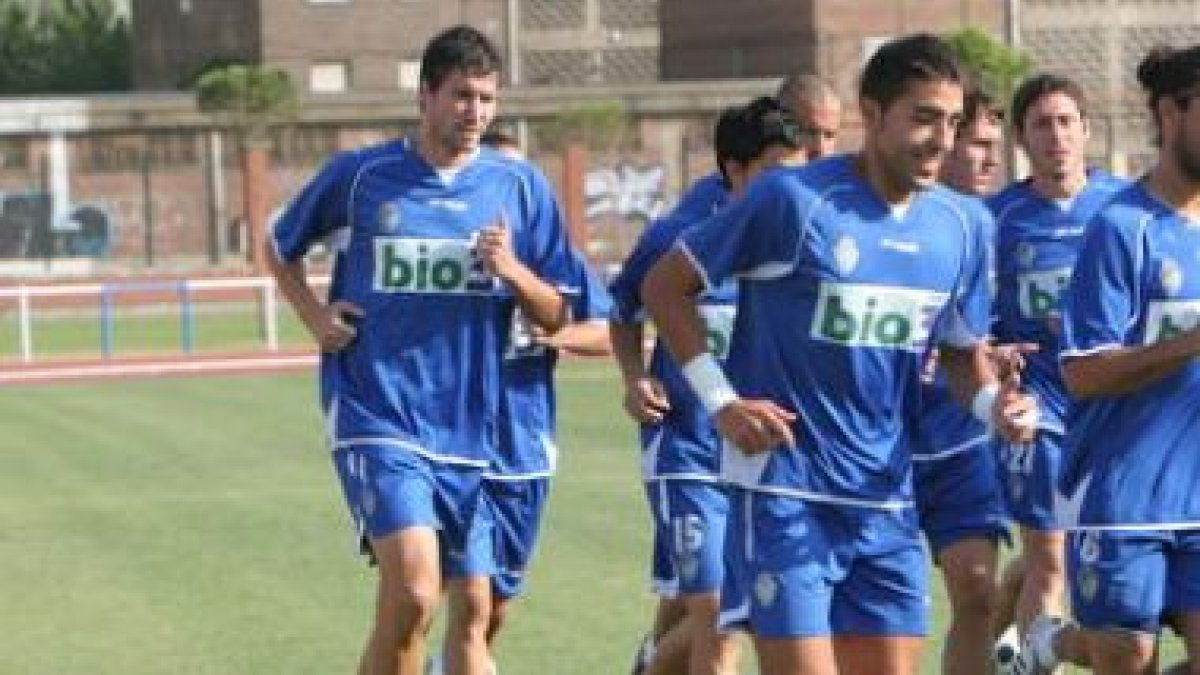 Hoy podría volver a trabajar con normalidad Nino, tras sufrir una contractura muscular.