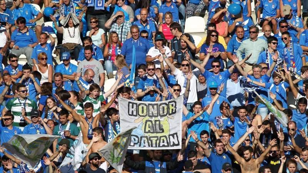 El estadio maragato se prepara para el desembarco de la marea azulona el próximo domingo.