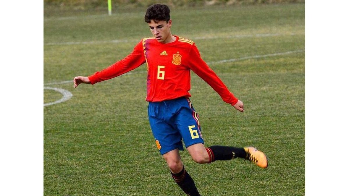 Morante sumó su cuarta internacionalidad con la selección española sub-18. ANA BELÉN RUIZ JEREZ