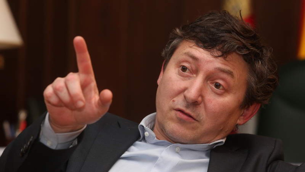 El alcalde de Ponferrada dice que su gestión se apoya en el diálogo para buscar soluciones.