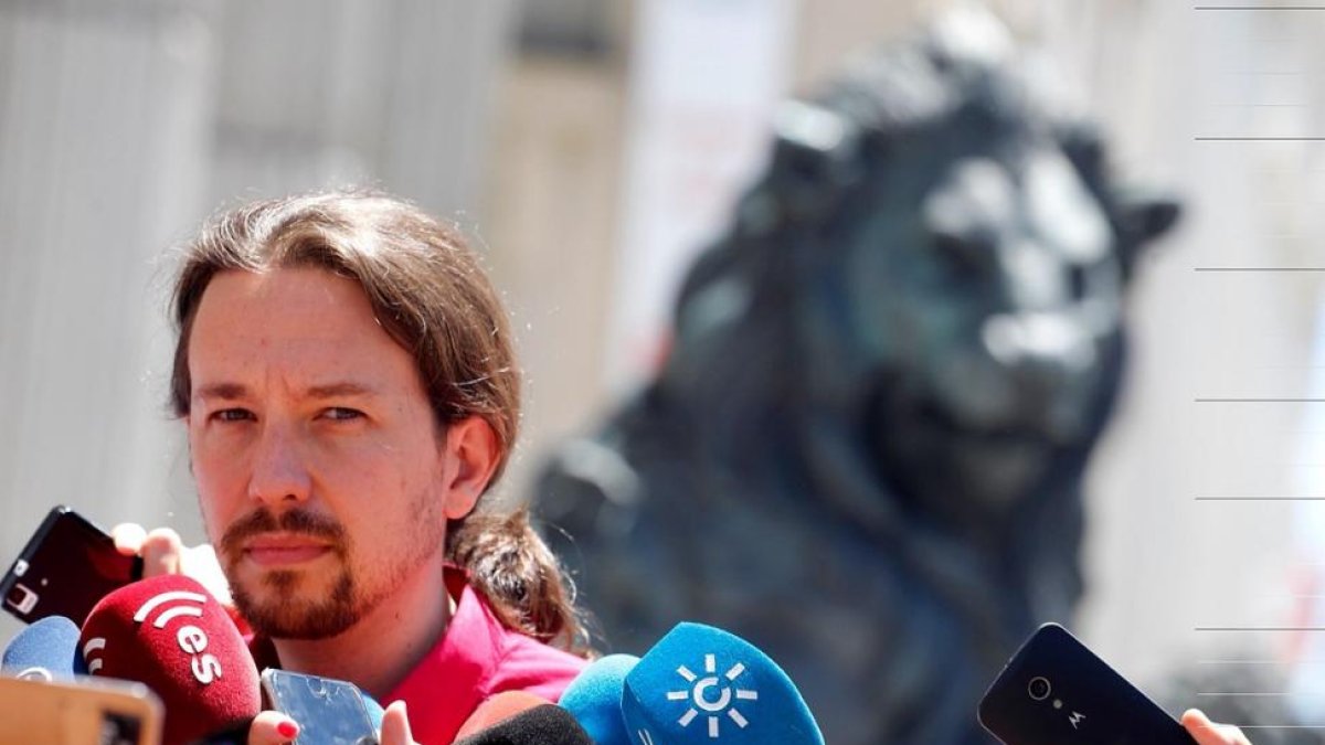 Pablo Iglesias, este lunes, frente al Congreso.