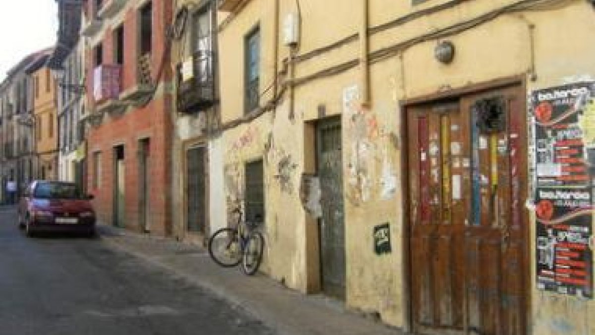 Aspecto que presenta una de las calles del casco histórico.